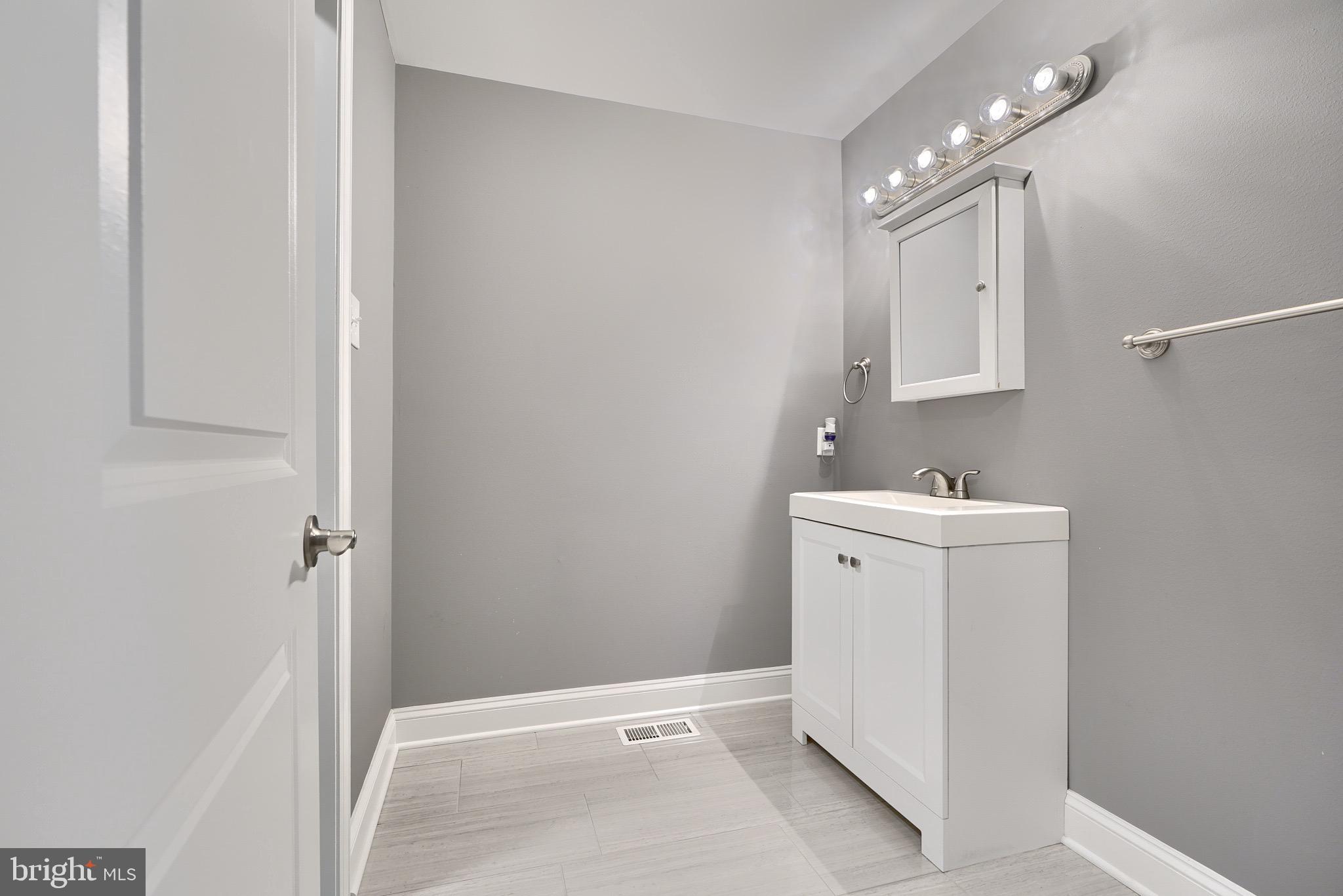 WILLOUGHBY WOODS - Residential