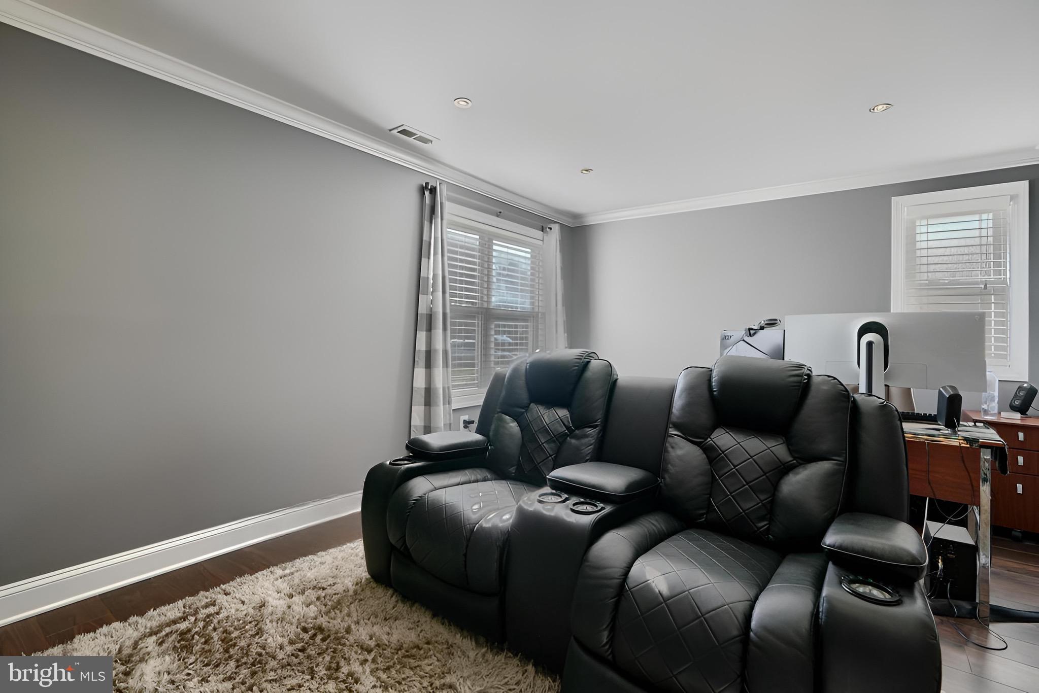 WILLOUGHBY WOODS - Residential