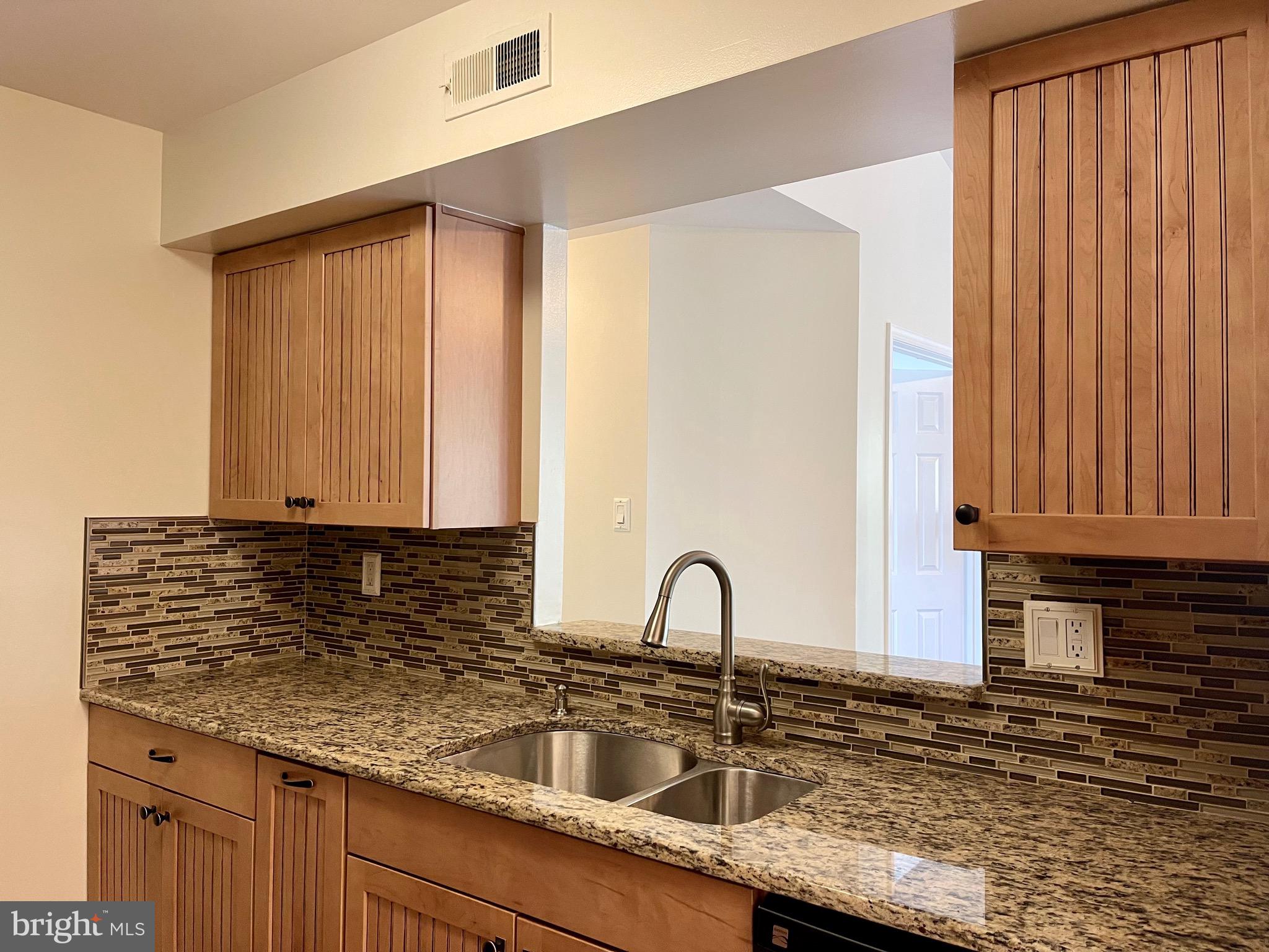 TAMERLANE - Residential Lease