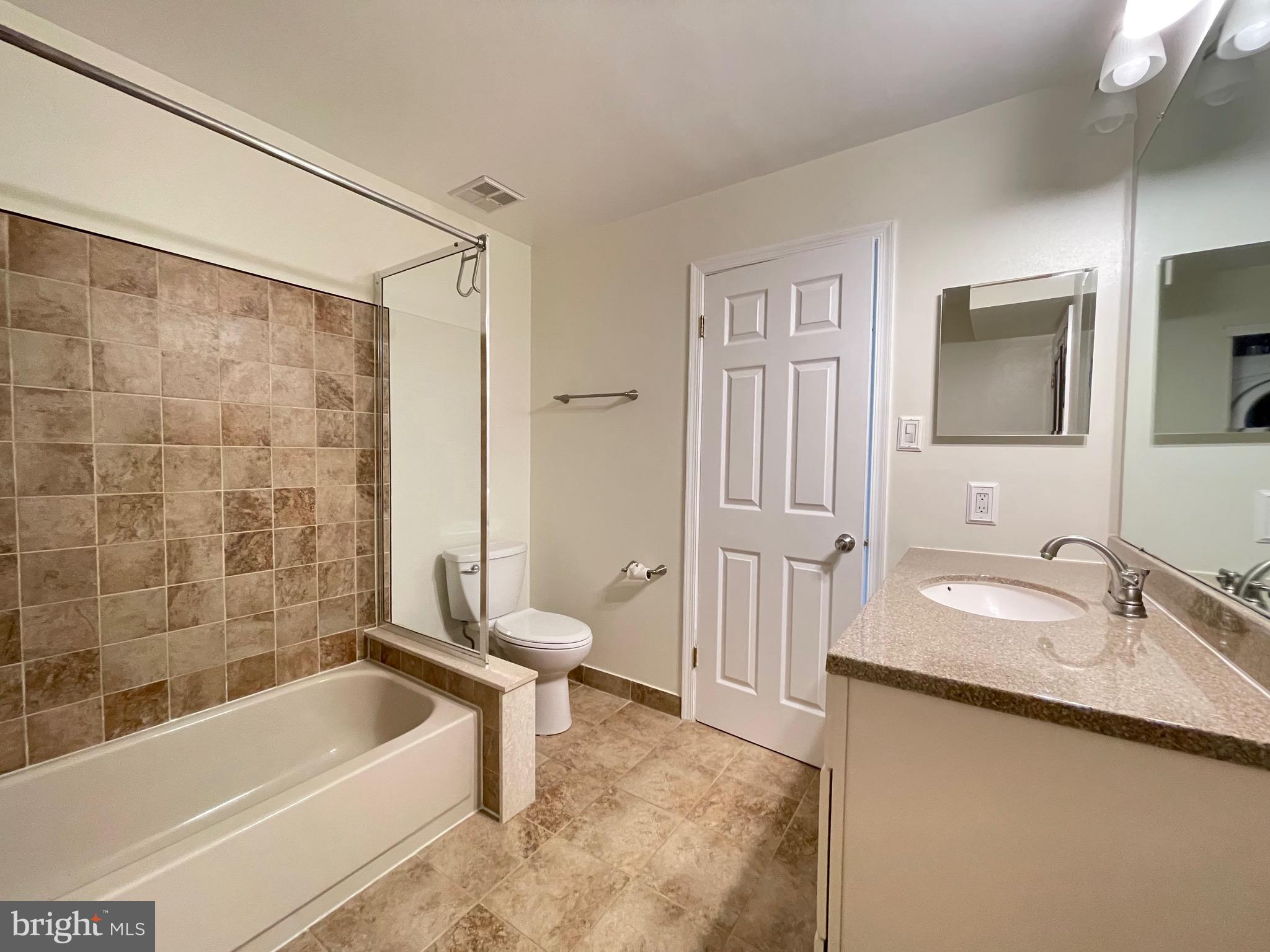 TAMERLANE - Residential Lease