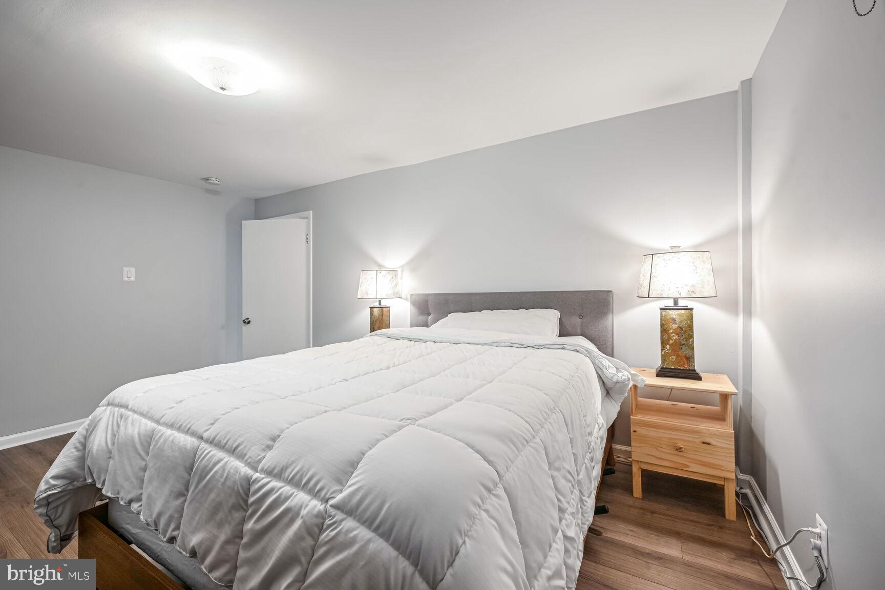 SOUTH FOUR CORNERS - Residential