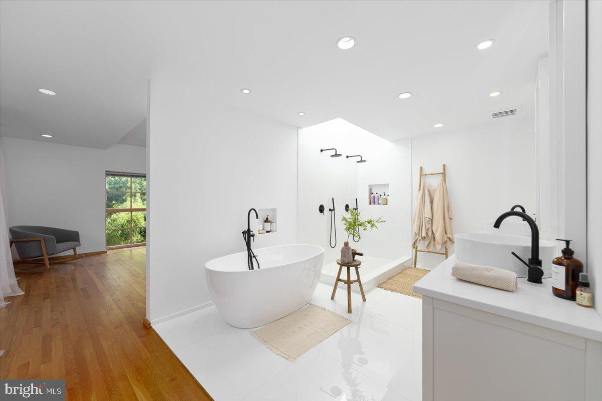 POPLAR HEIGHTS - Residential
