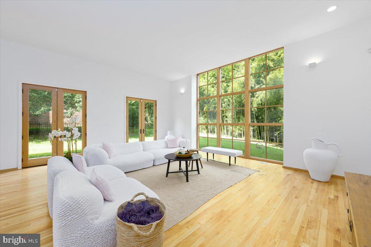 POPLAR HEIGHTS - Residential