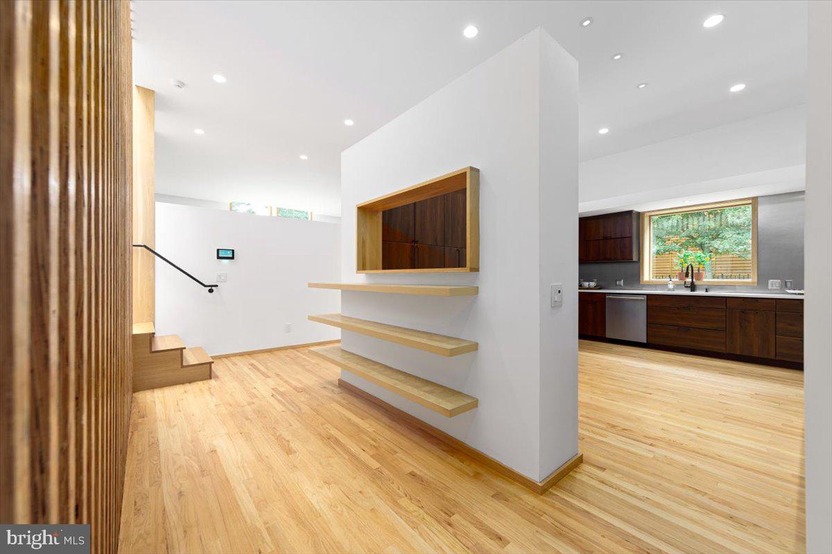 POPLAR HEIGHTS - Residential