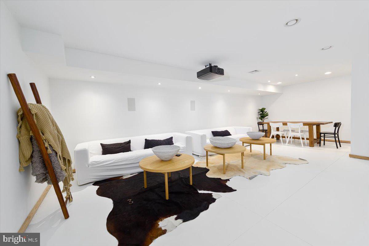 POPLAR HEIGHTS - Residential