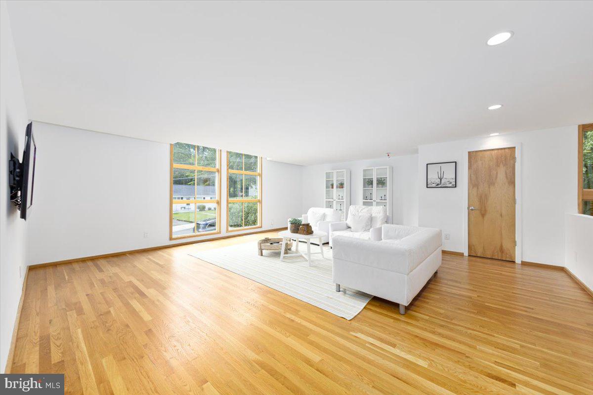 POPLAR HEIGHTS - Residential