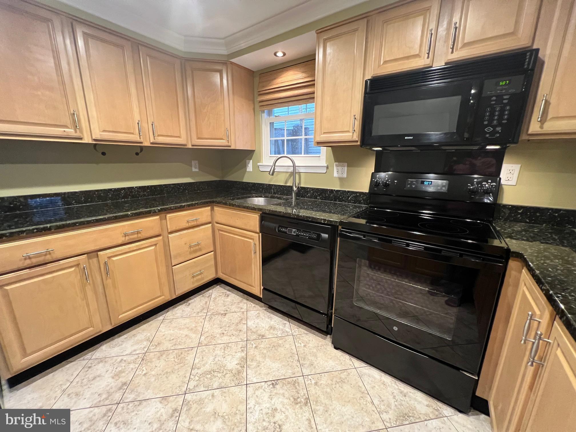 CROFTON VILLAGE - Residential Lease