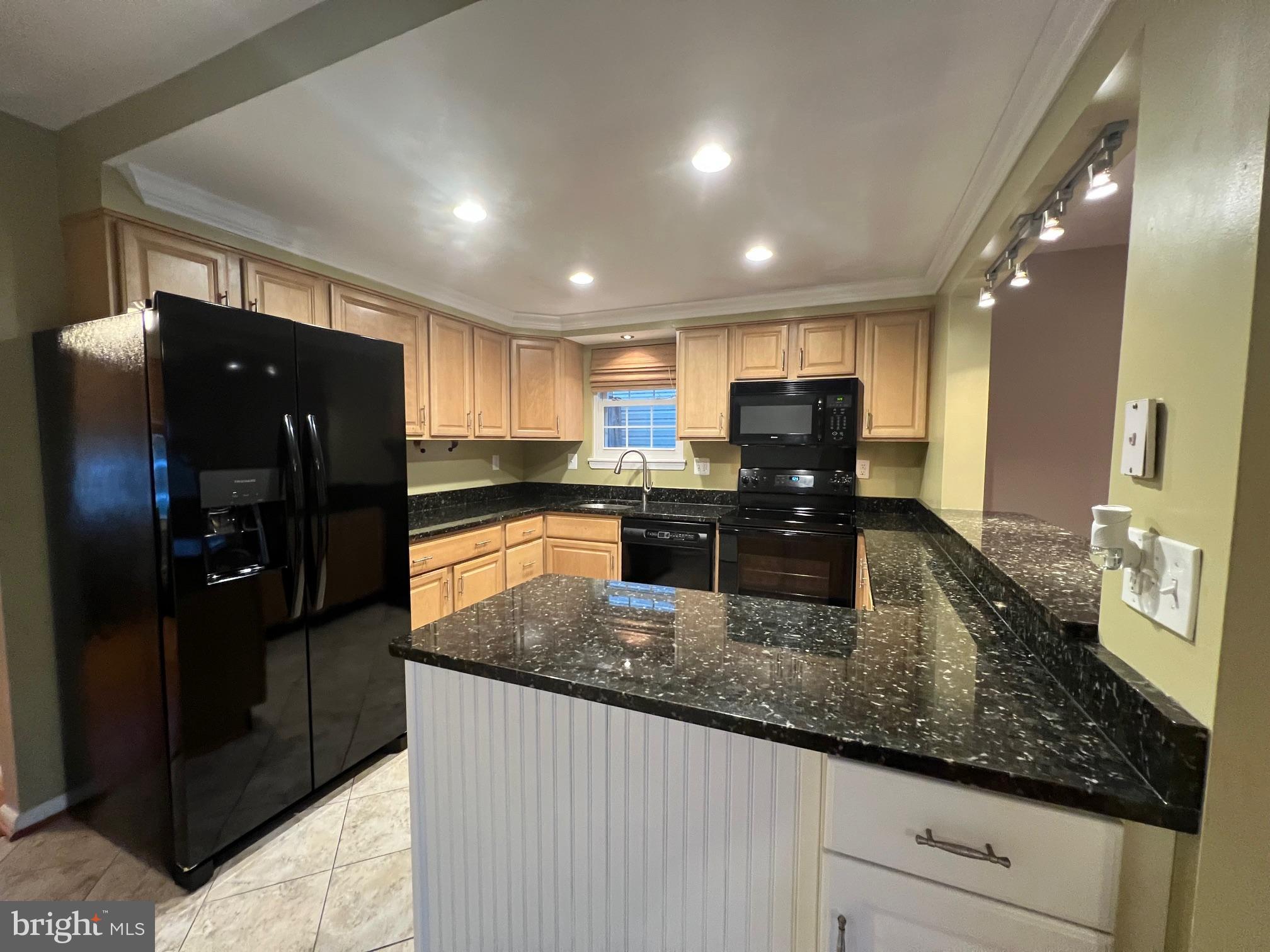 CROFTON VILLAGE - Residential Lease