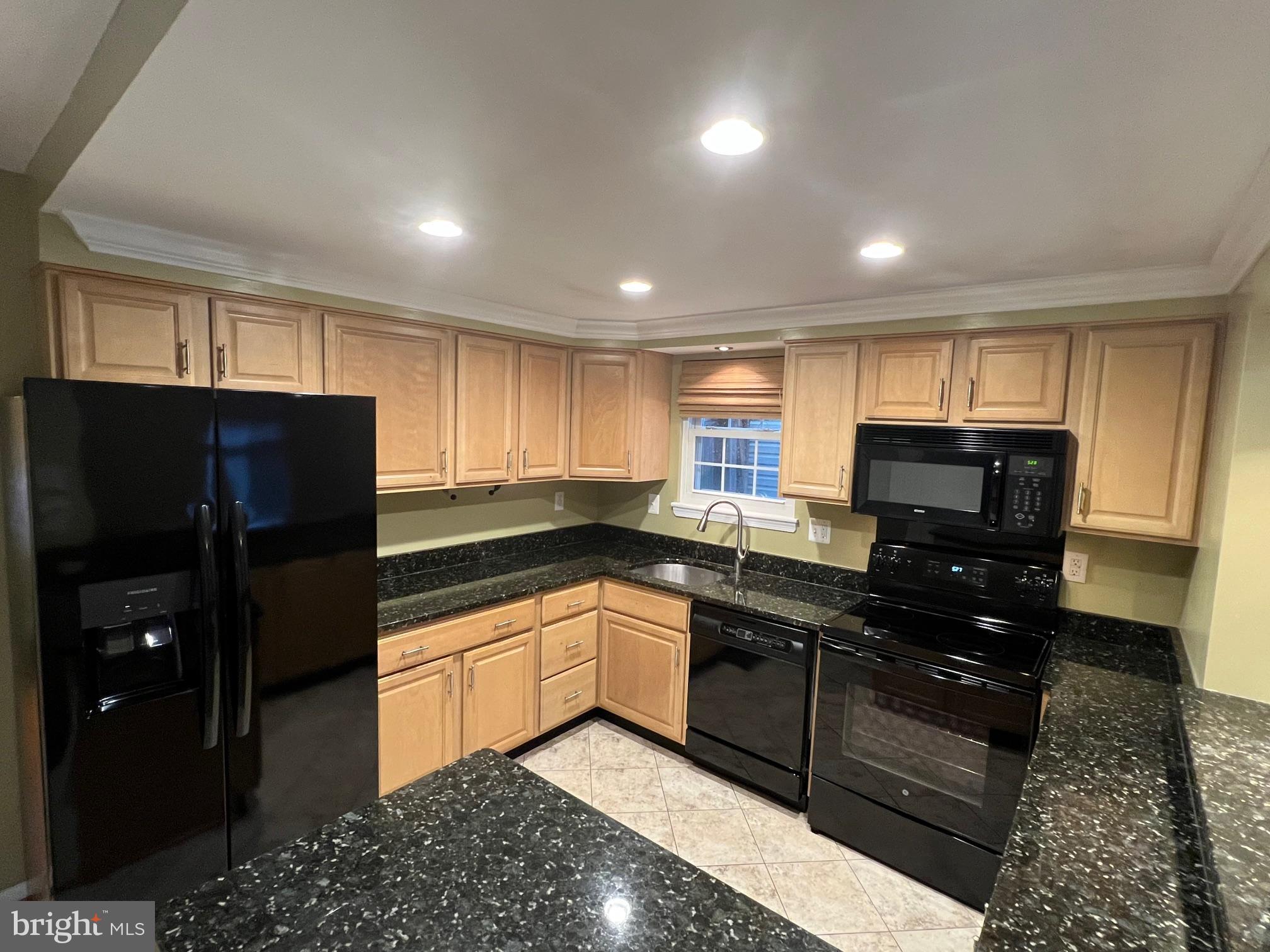 CROFTON VILLAGE - Residential Lease