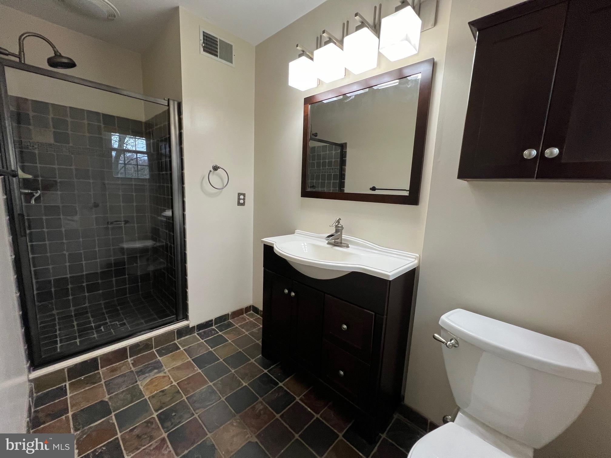 CROFTON VILLAGE - Residential Lease