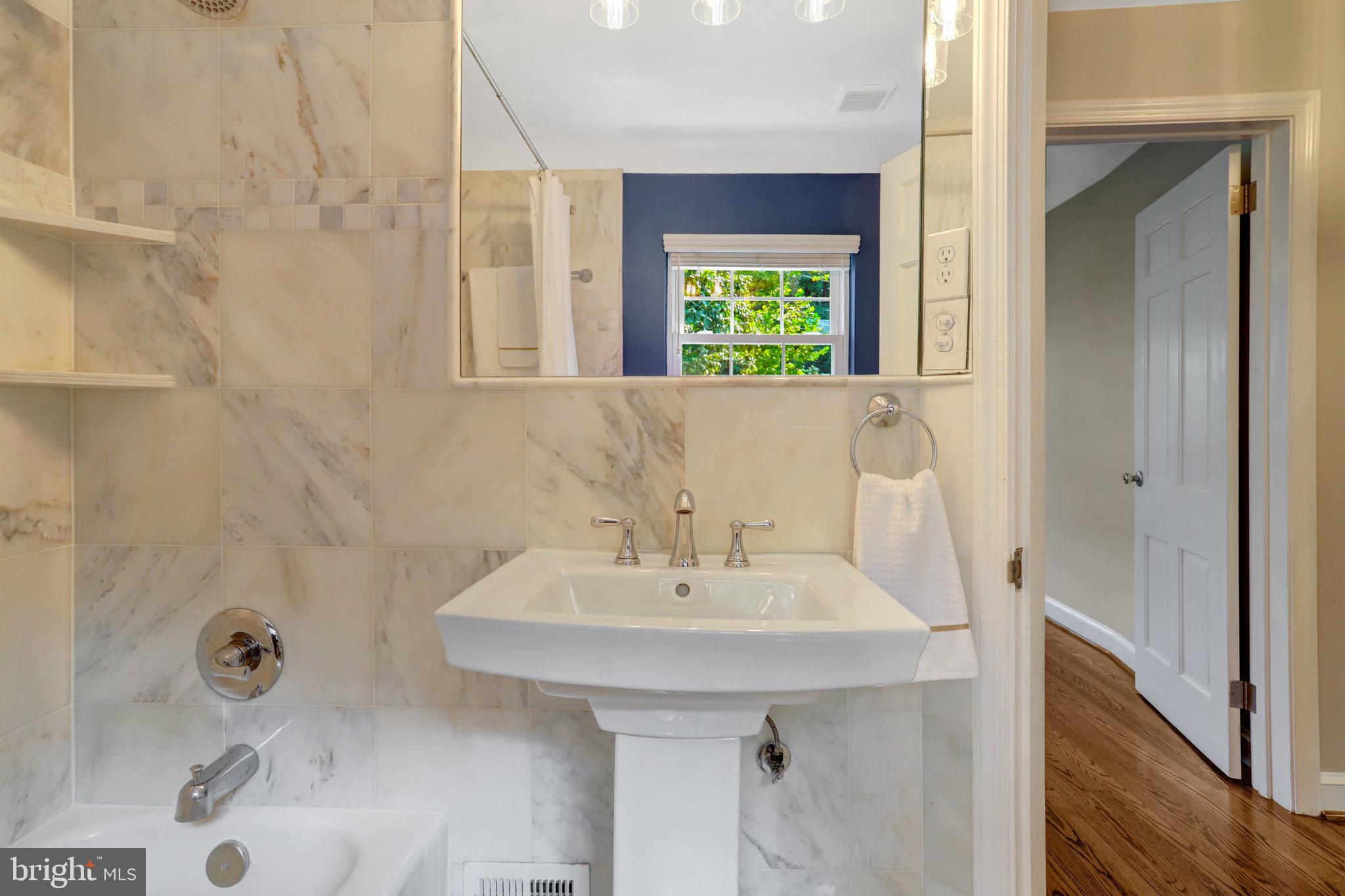 BEVERLY HILLS - Residential