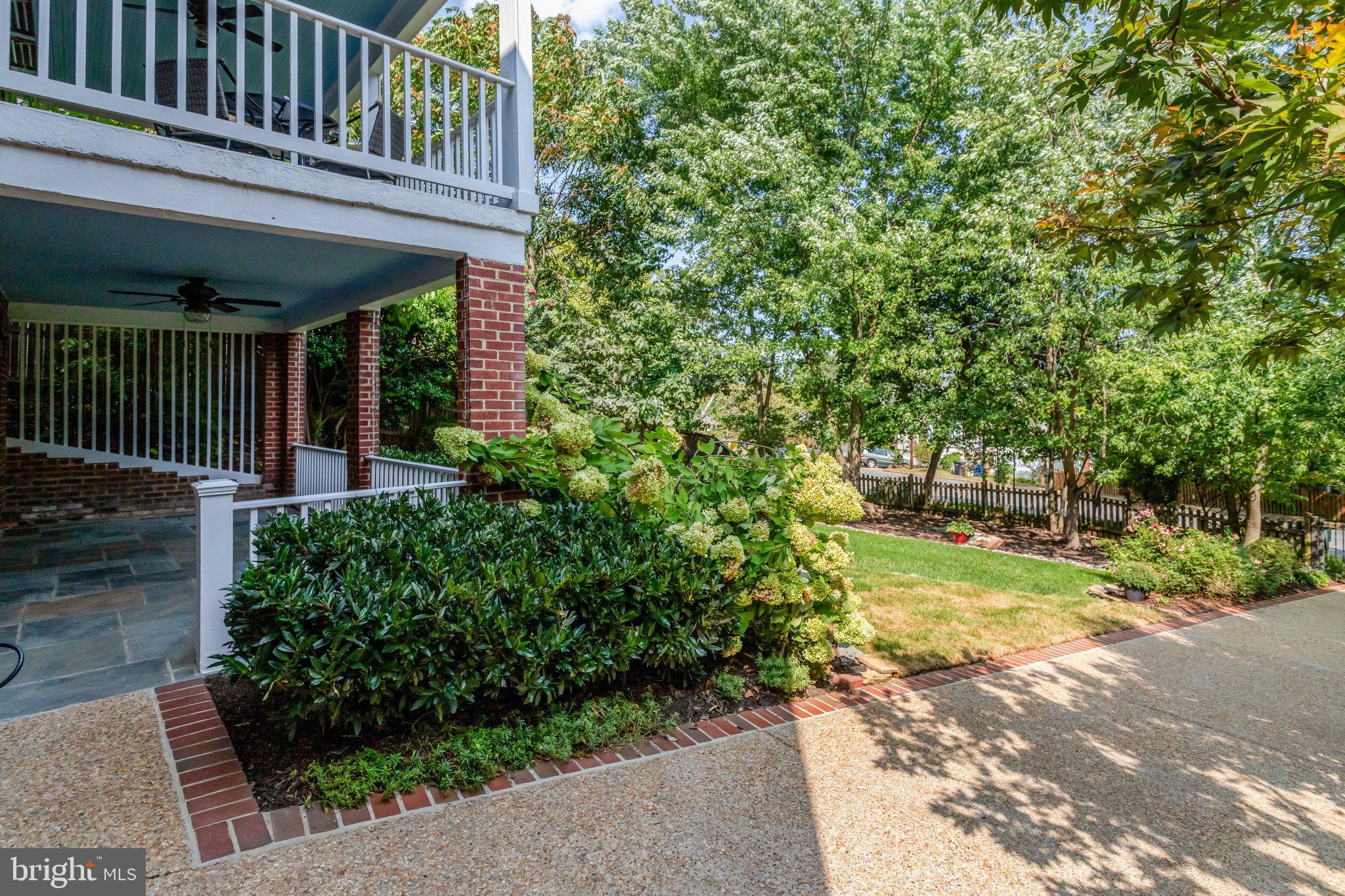 BEVERLY HILLS - Residential