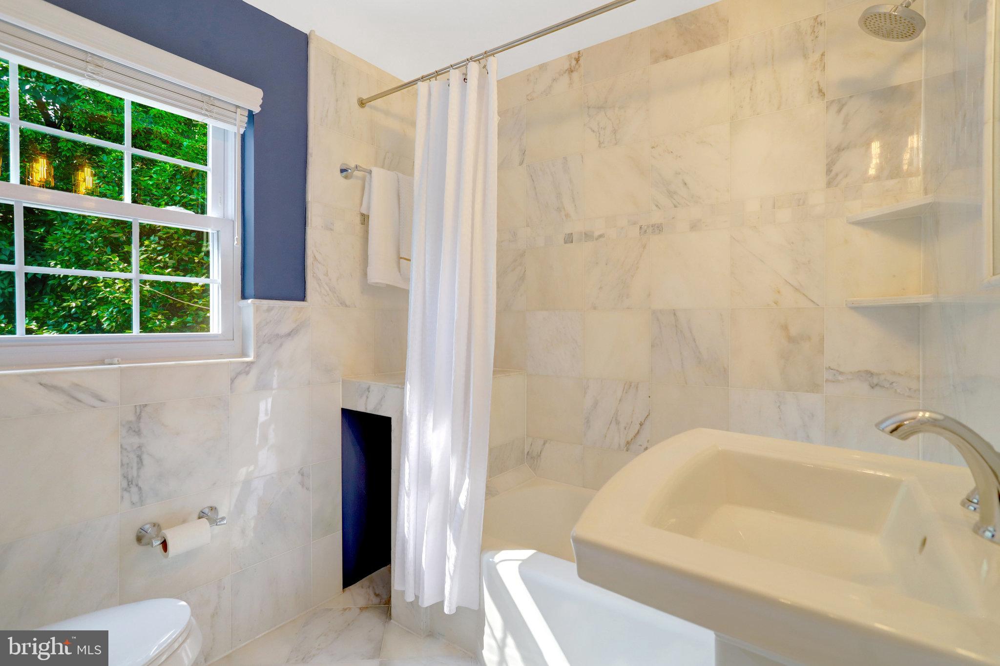 BEVERLY HILLS - Residential