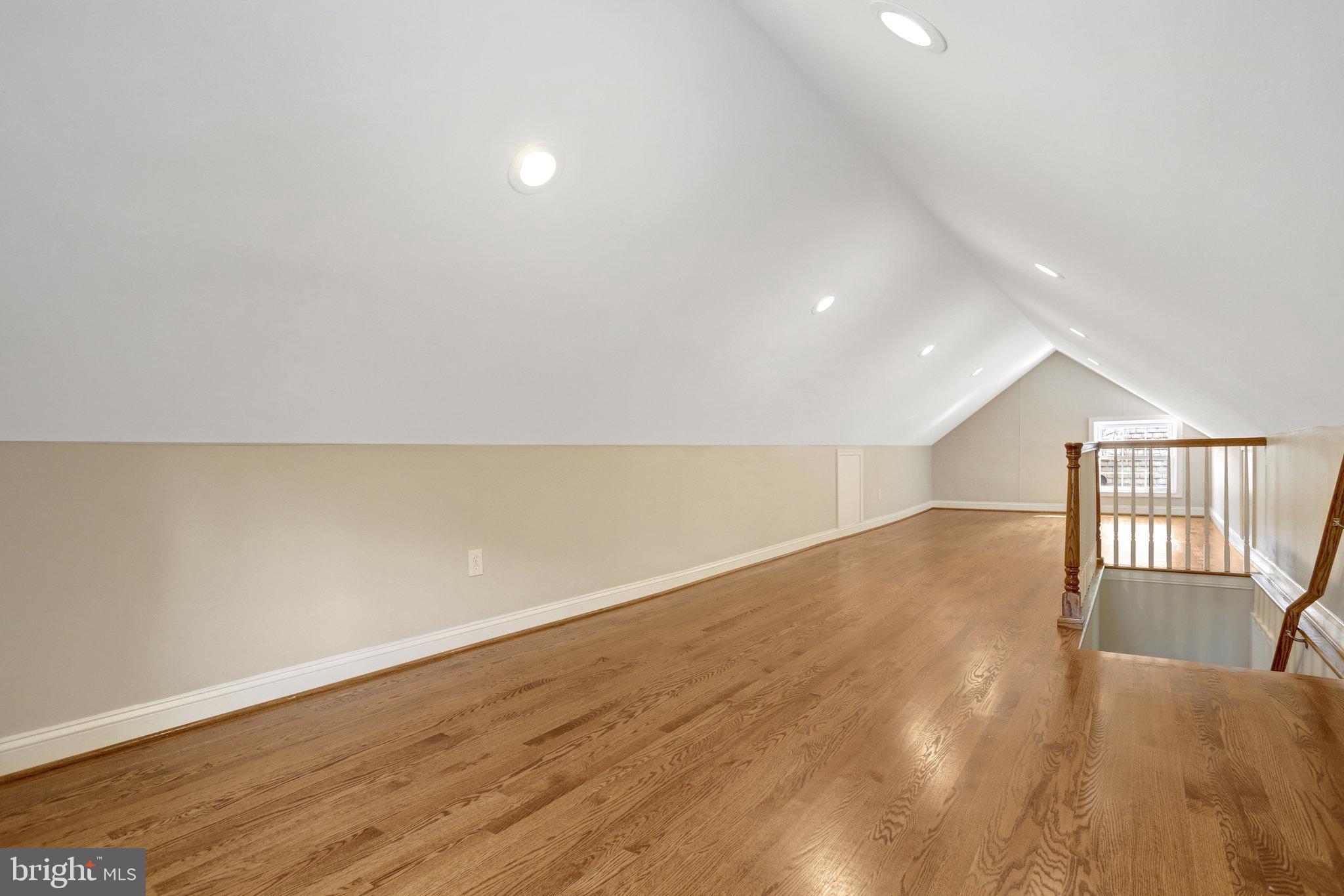 BEVERLY HILLS - Residential