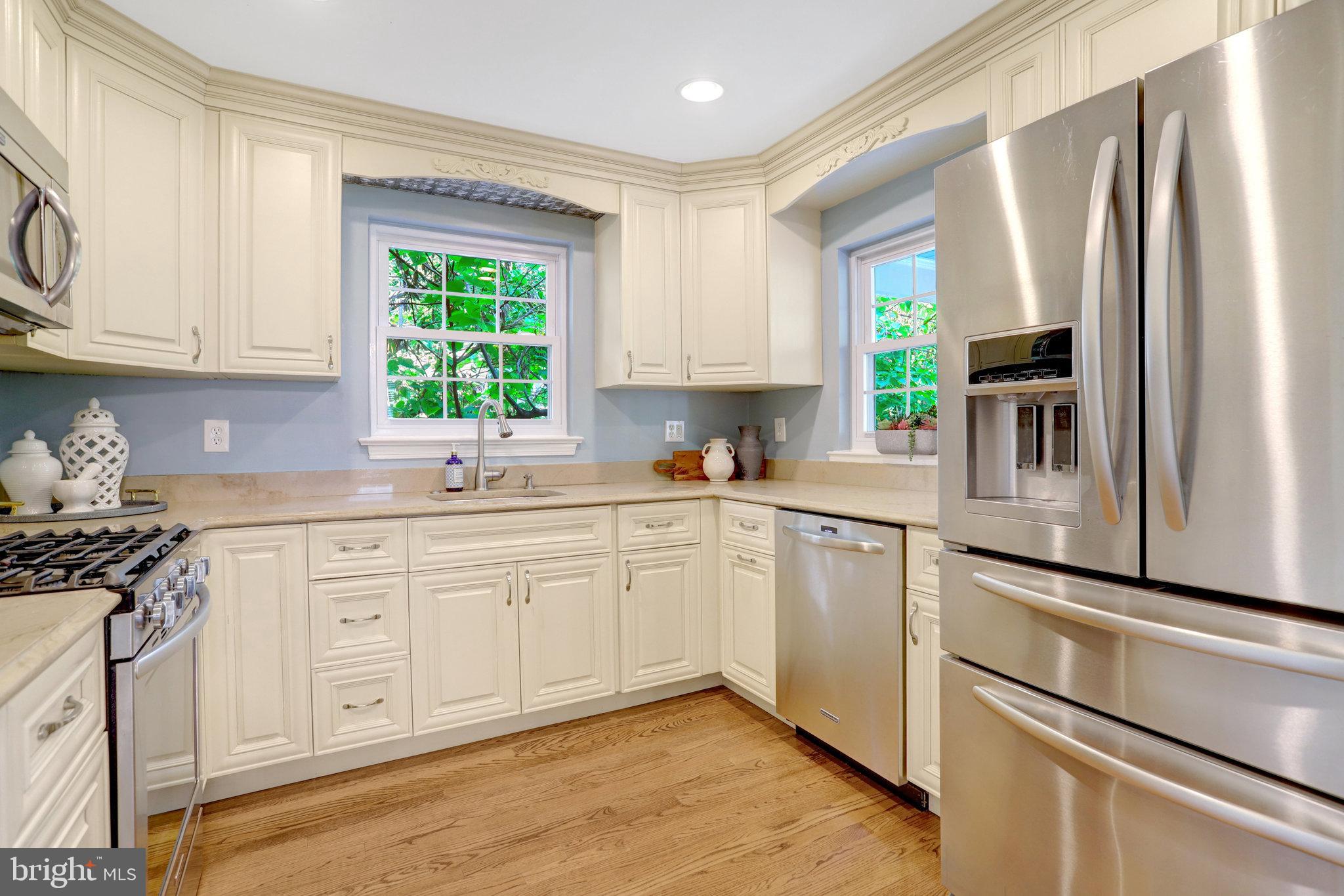 BEVERLY HILLS - Residential