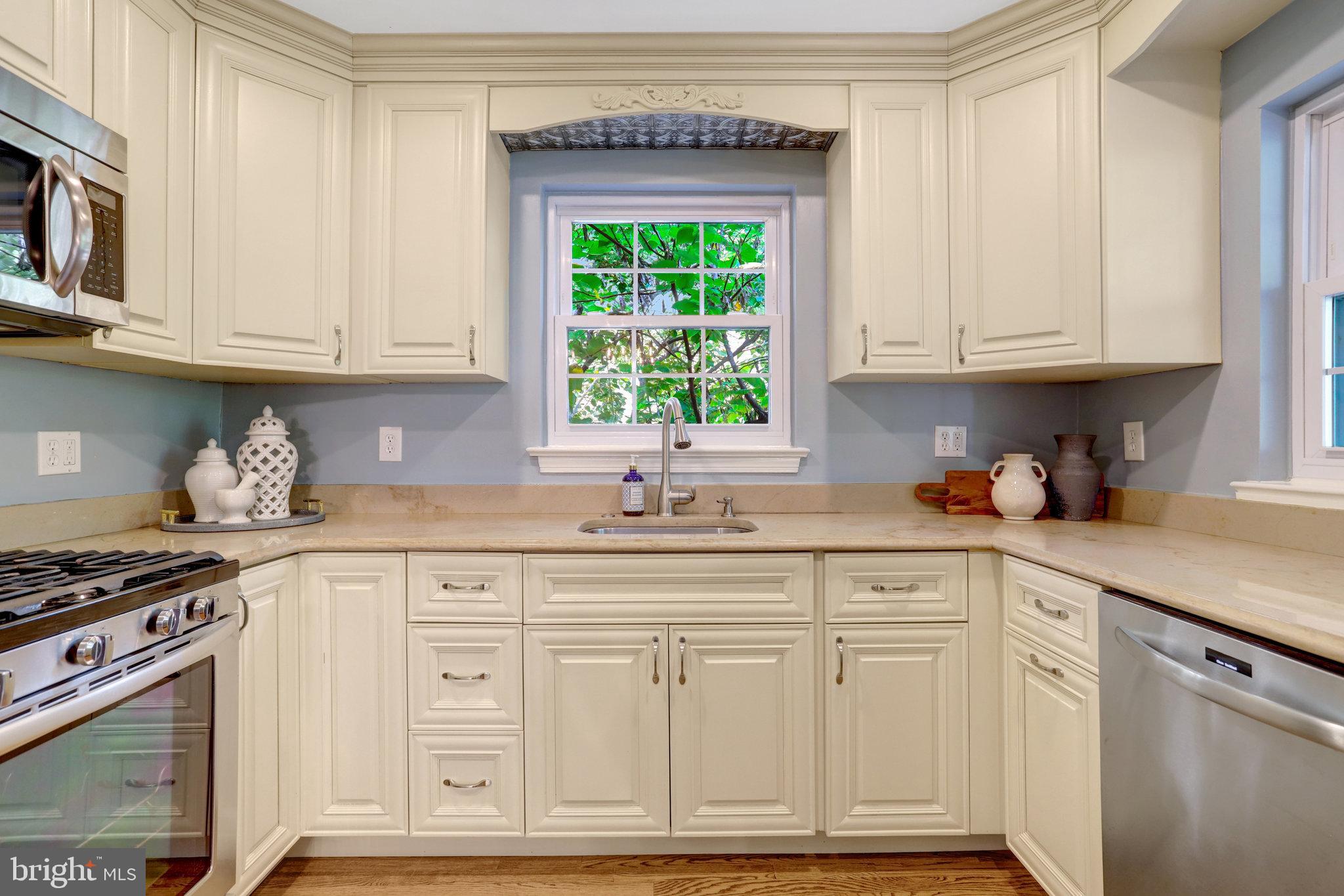 BEVERLY HILLS - Residential