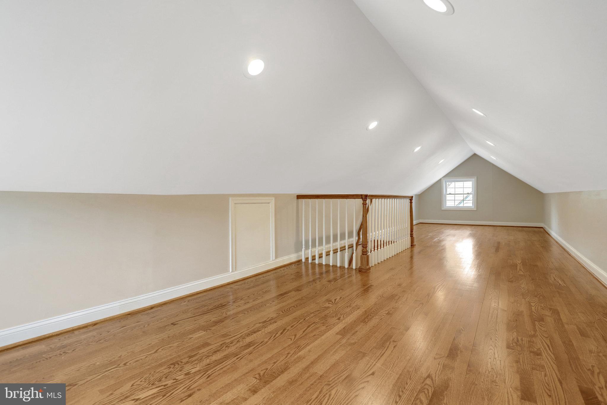 BEVERLY HILLS - Residential