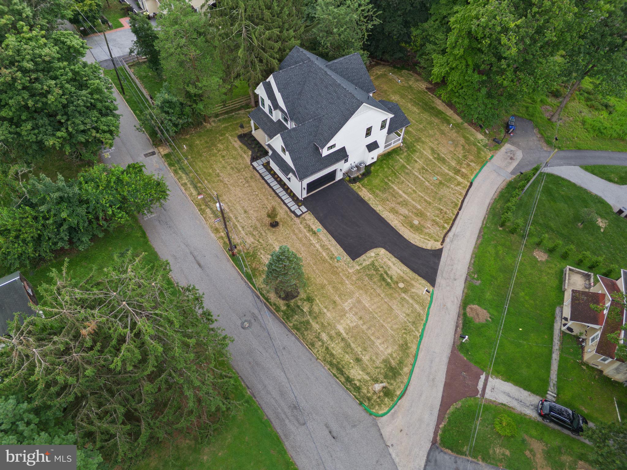 3 WHITWORTH AVENUE