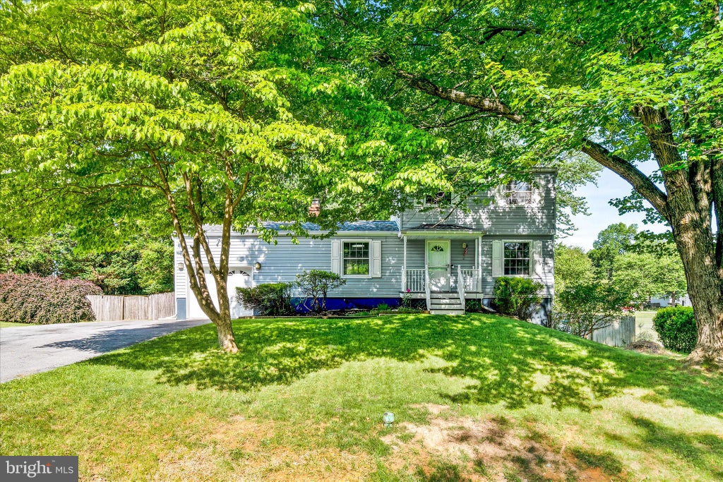Photo of 7014 Willow Tree Drive S, MIDDLETOWN, MD 21769 (MLS # MDFR2083320)