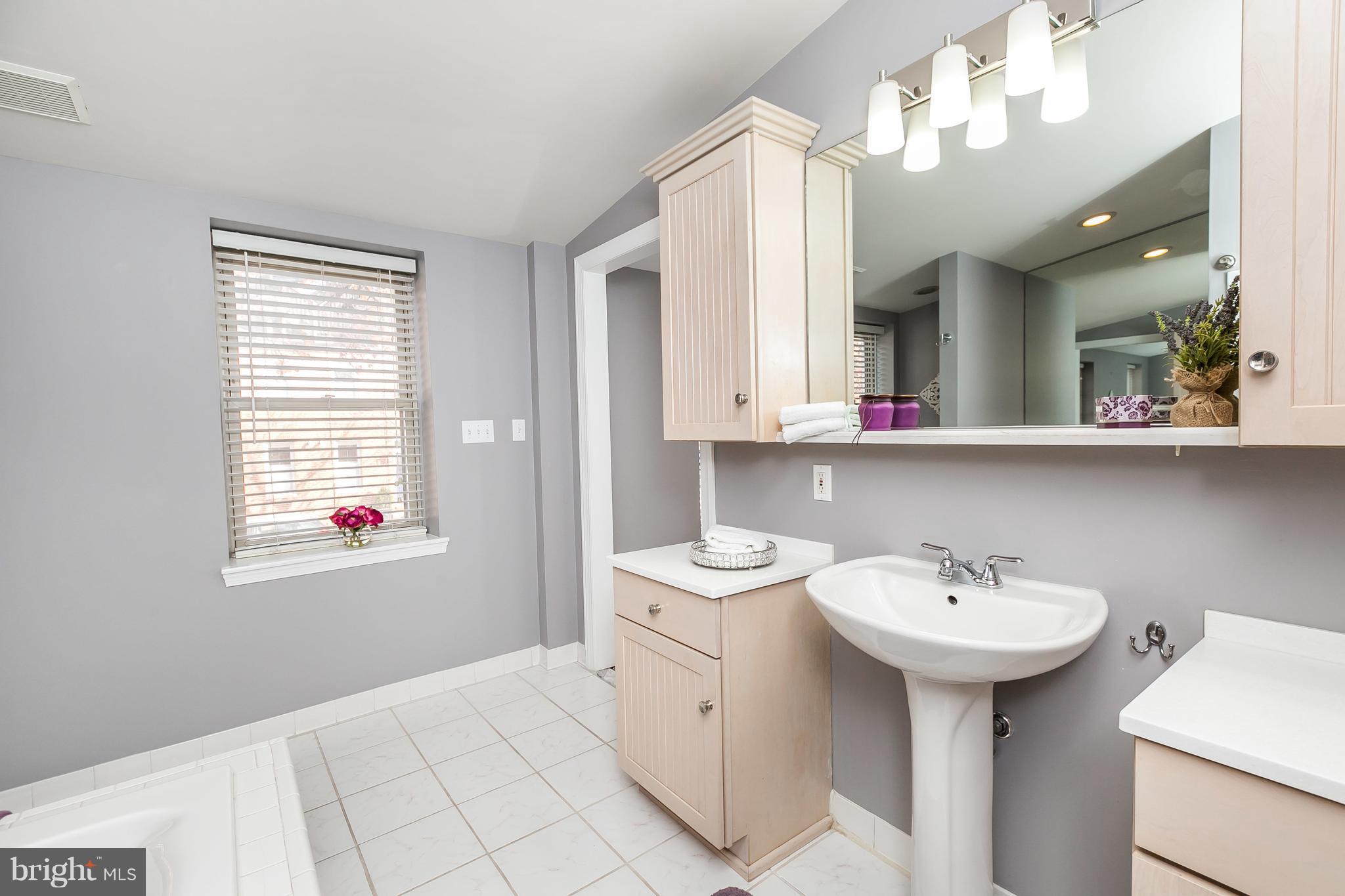 BUTCHER'S HILL - Residential