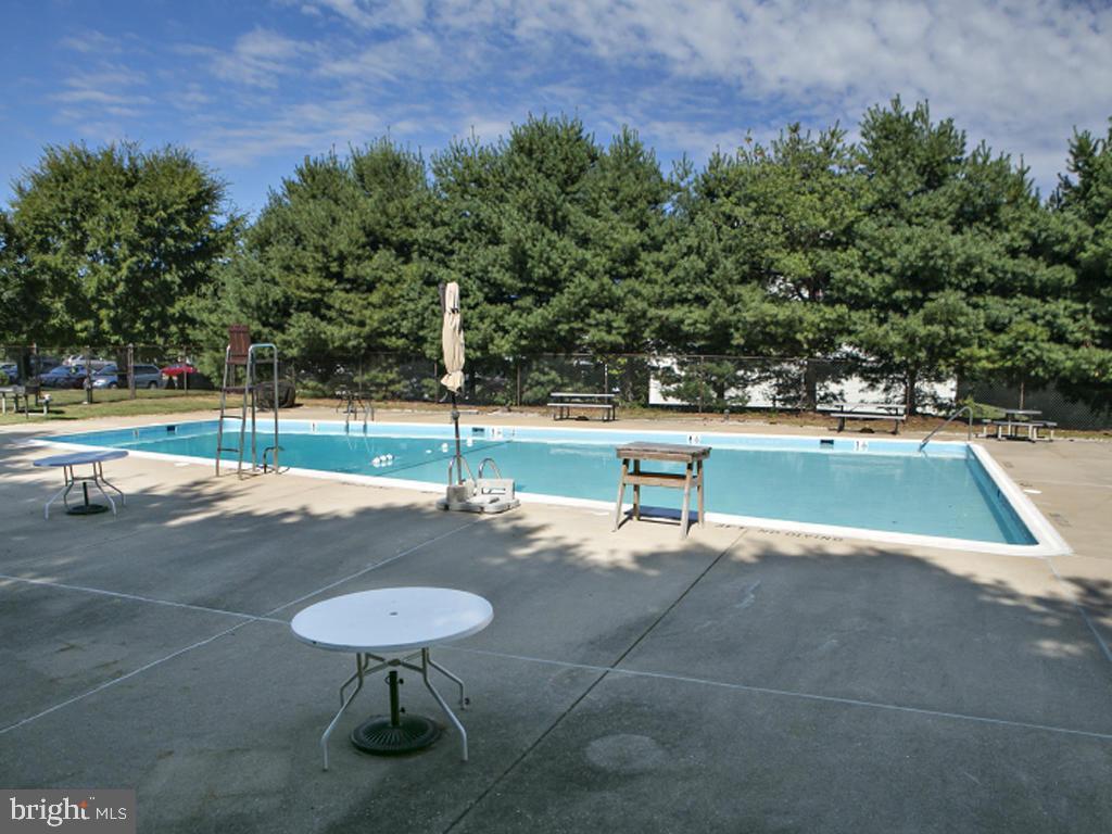 BRIGHT OAKS - Residential