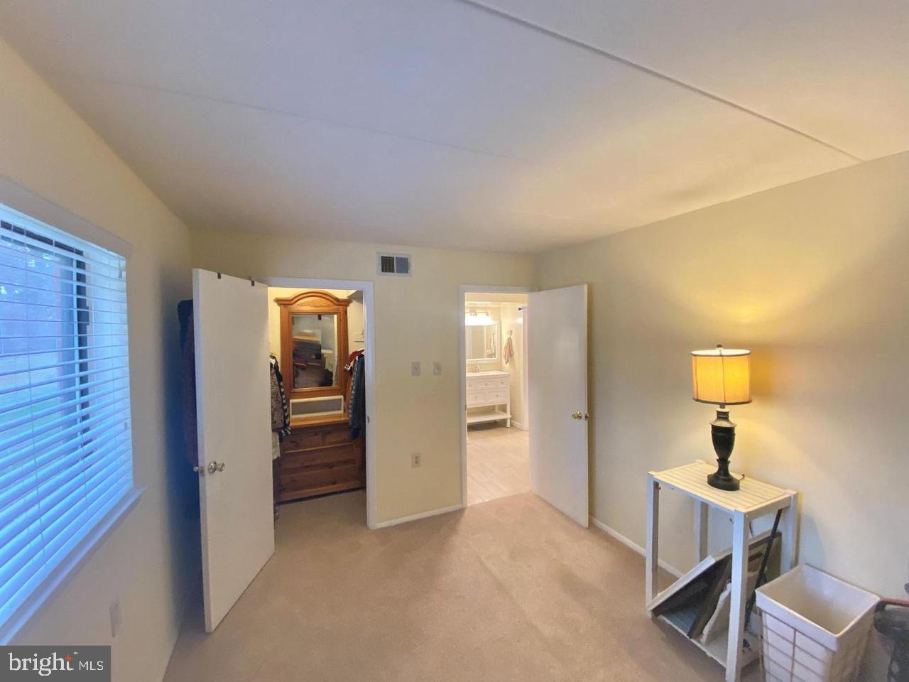 COUNTRY CLUB GREEN - Residential