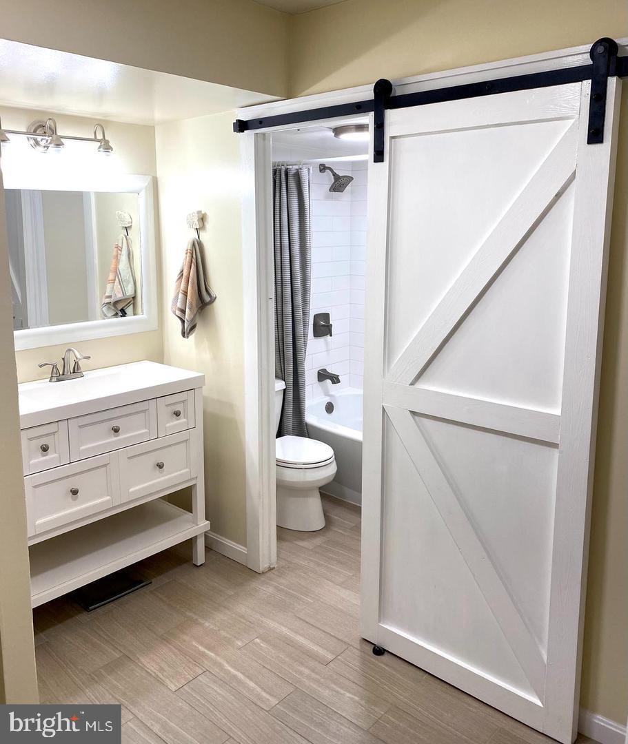 COUNTRY CLUB GREEN - Residential