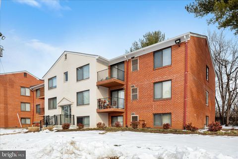 Photo of 125 - I Clubhouse Drive SW #1, LEESBURG, VA 20175 (MLS # VALO2115268)