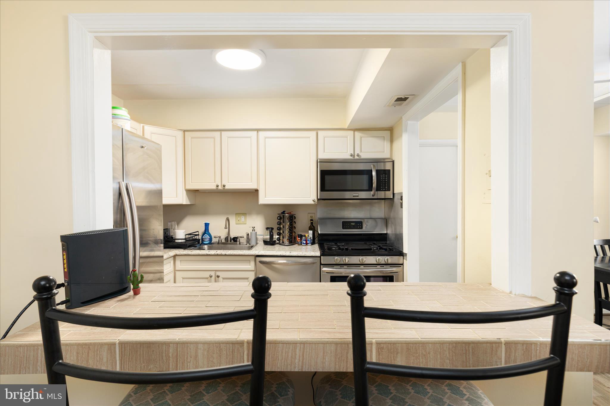 COUNTRY CLUB GREEN - Residential