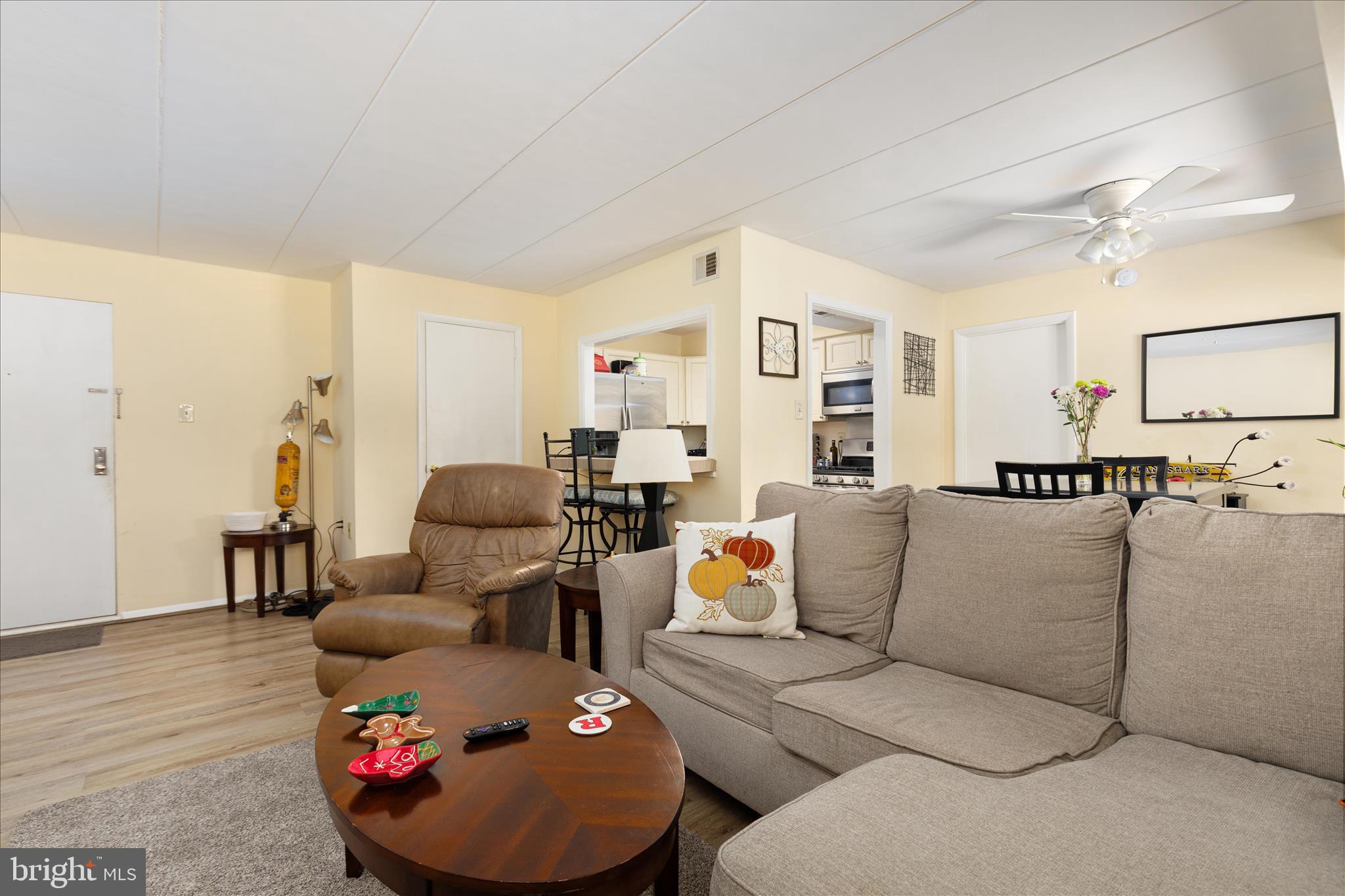 COUNTRY CLUB GREEN - Residential