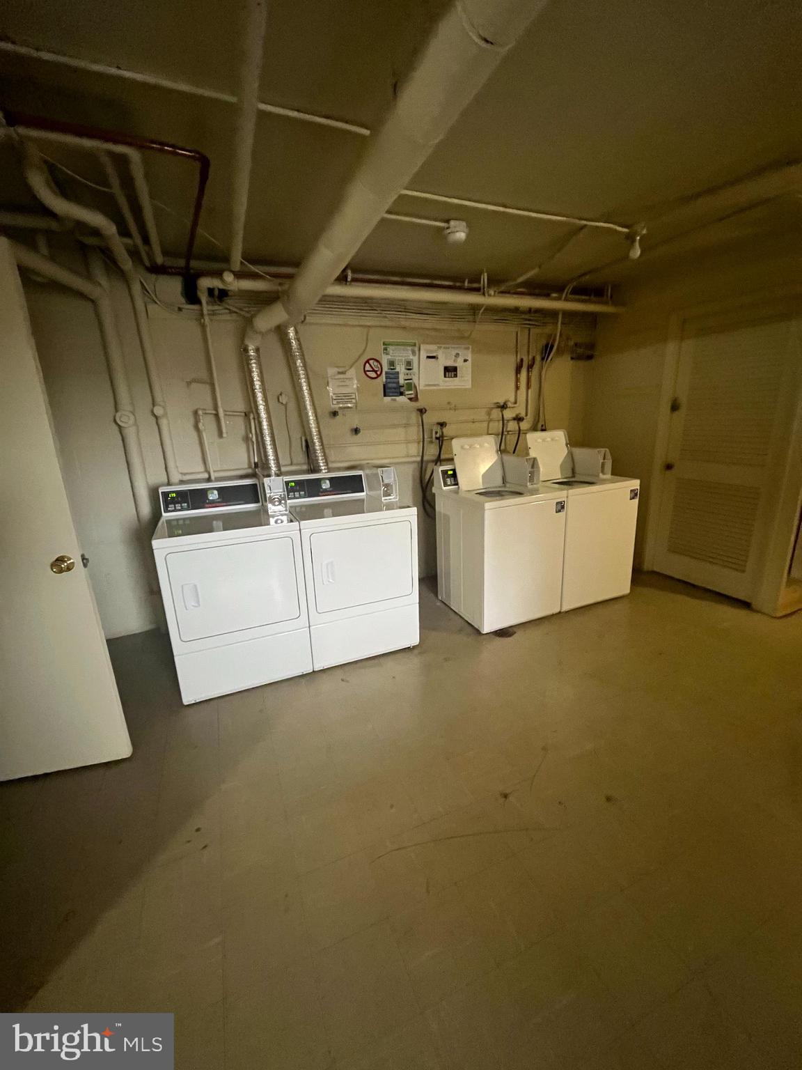 COUNTRY CLUB GREEN - Residential