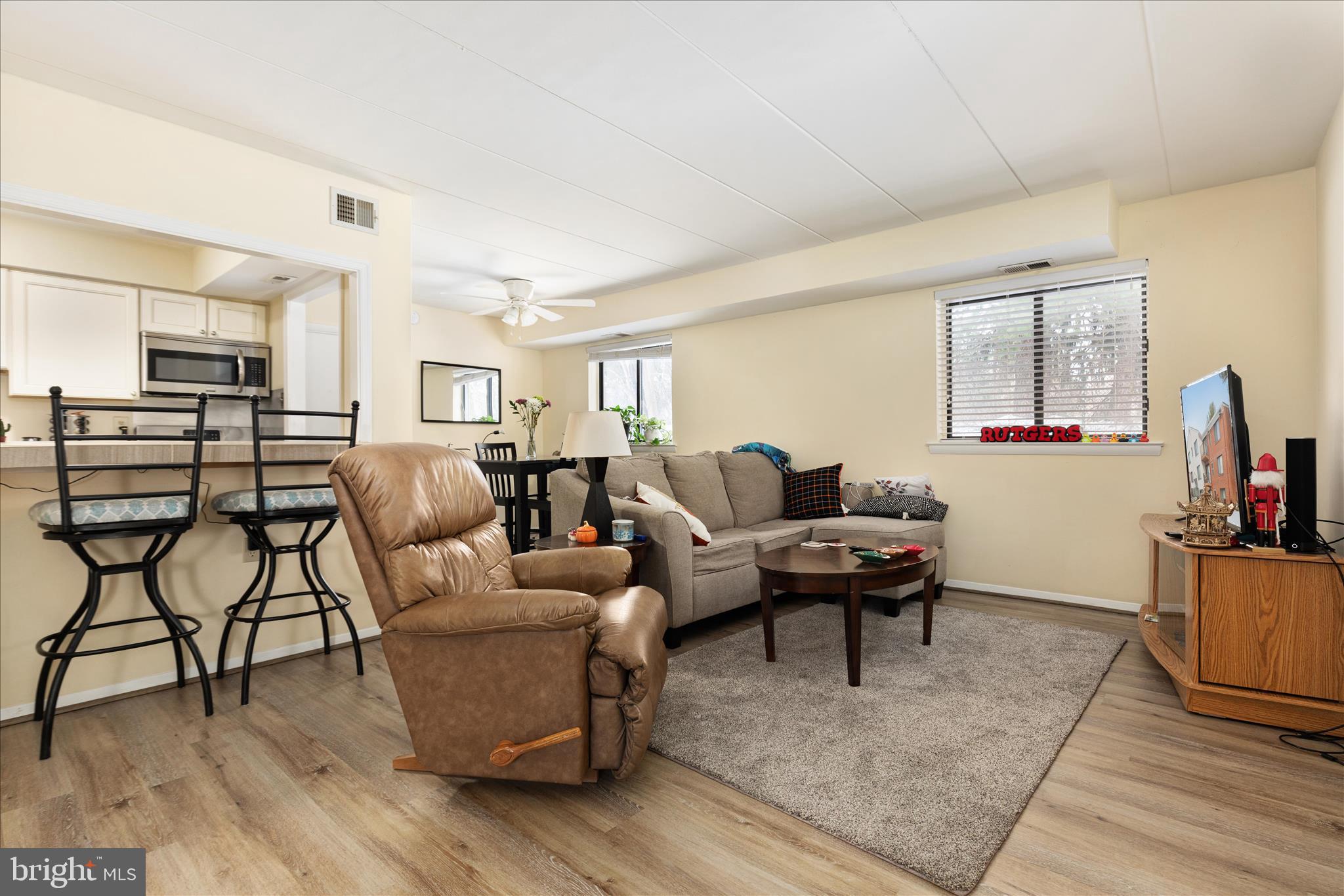 COUNTRY CLUB GREEN - Residential