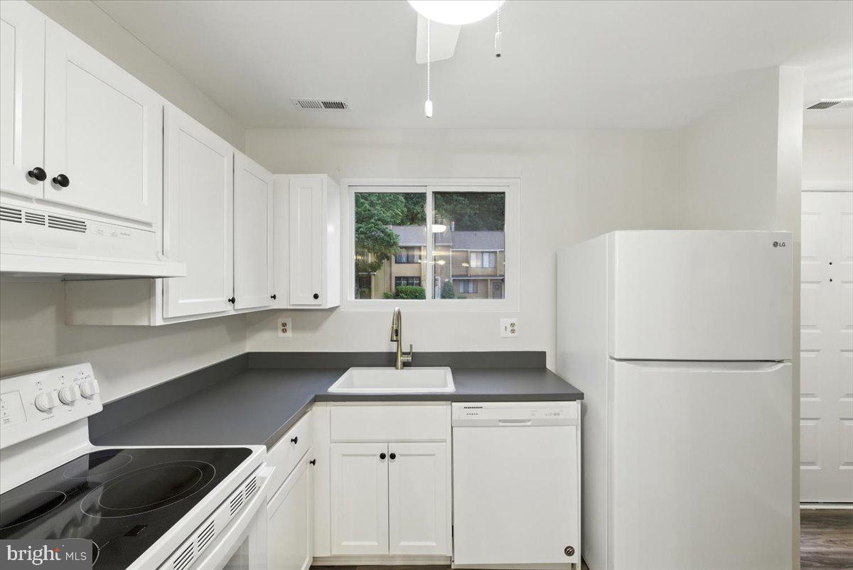 1348 HAZEL NUT COURT