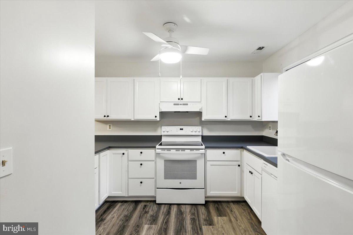 1348 HAZEL NUT COURT
