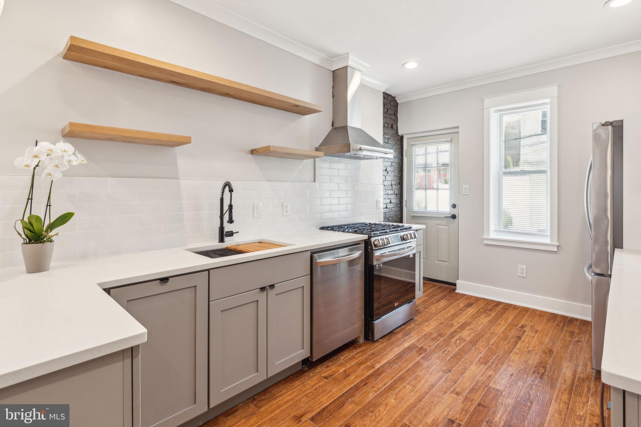 POINT BREEZE - Residential