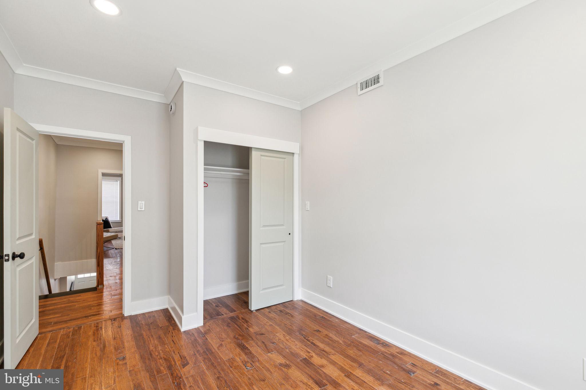 POINT BREEZE - Residential