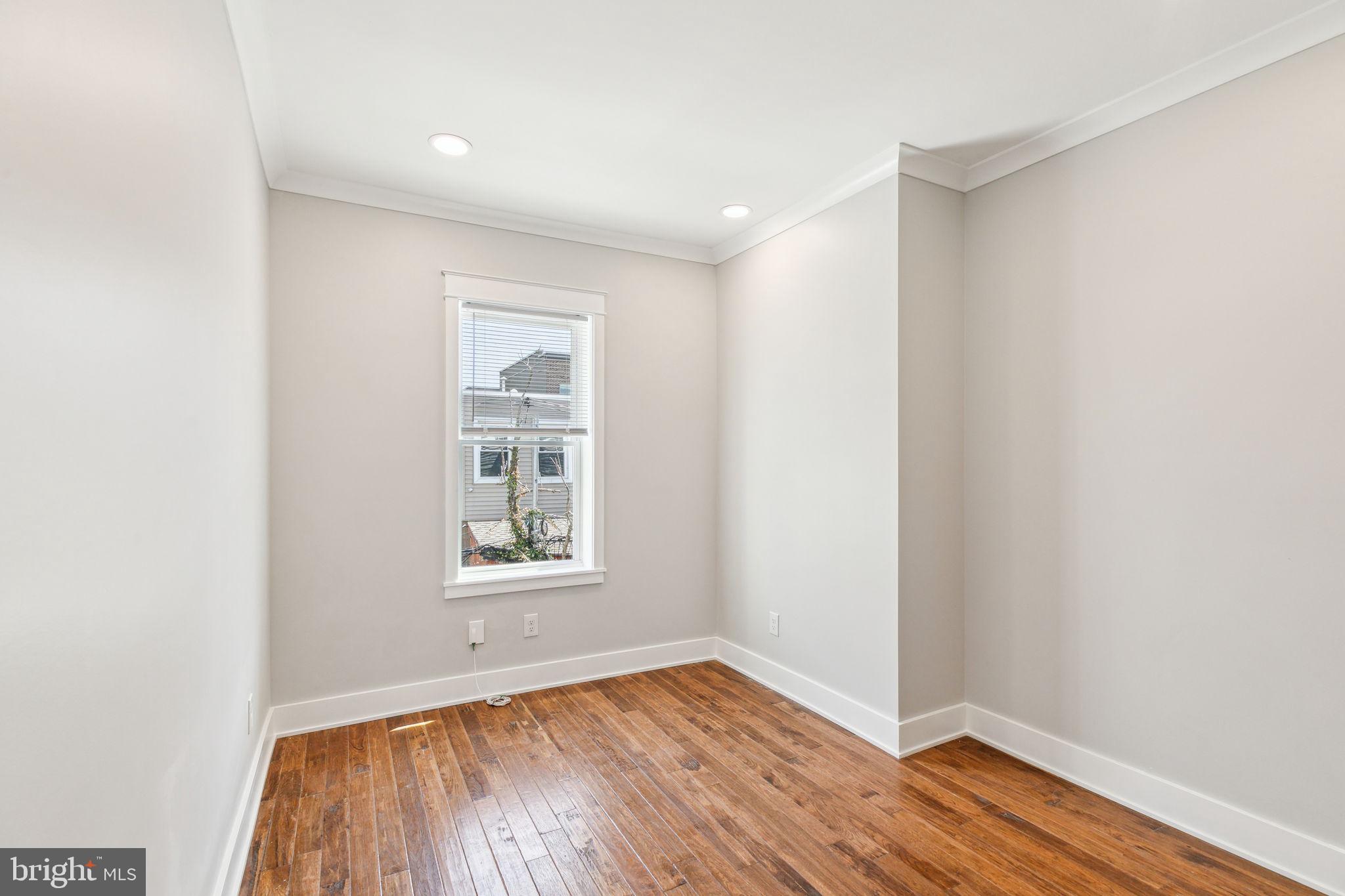 POINT BREEZE - Residential