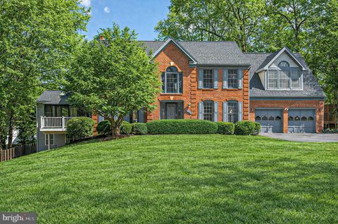 Homes For Sale - 8301 Kings Ridge Court<br/> SPRINGFIELD, VA 22153