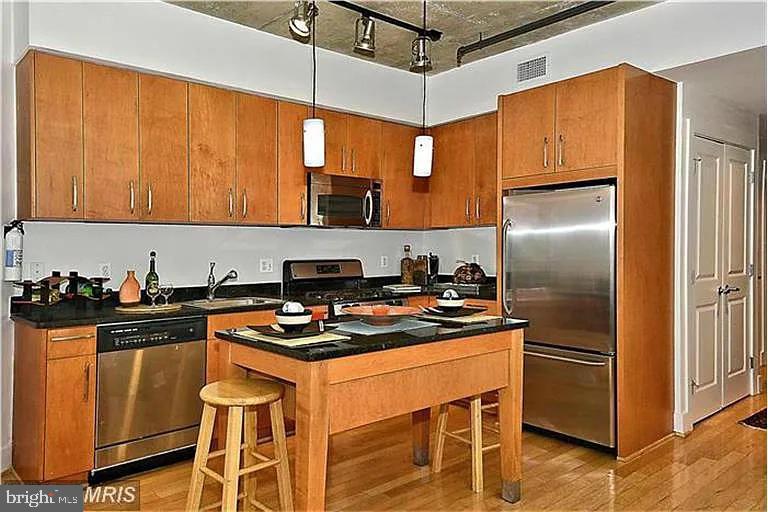 2301 CHAMPLAIN STREET NW T08