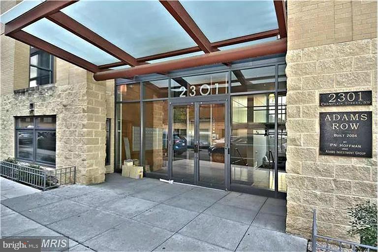 2301 CHAMPLAIN STREET NW T08