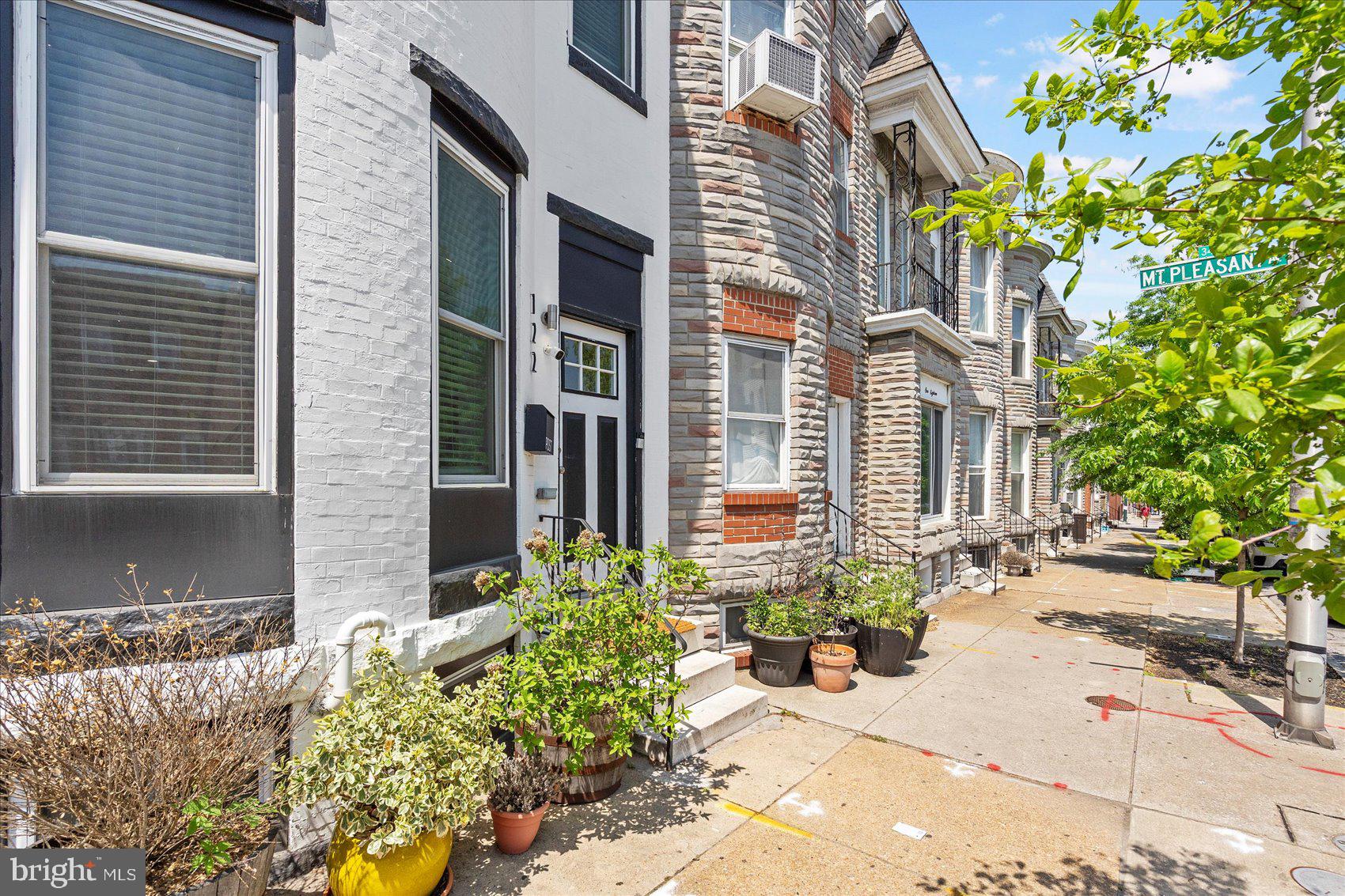 122 S HIGHLAND AVENUE