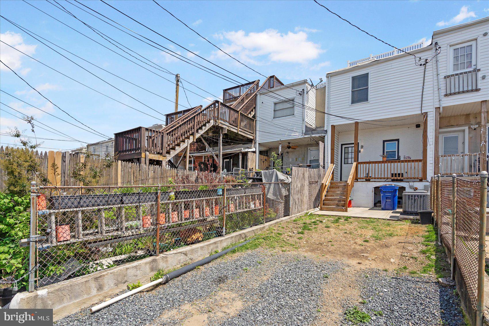 HIGHLANDTOWN - Residential