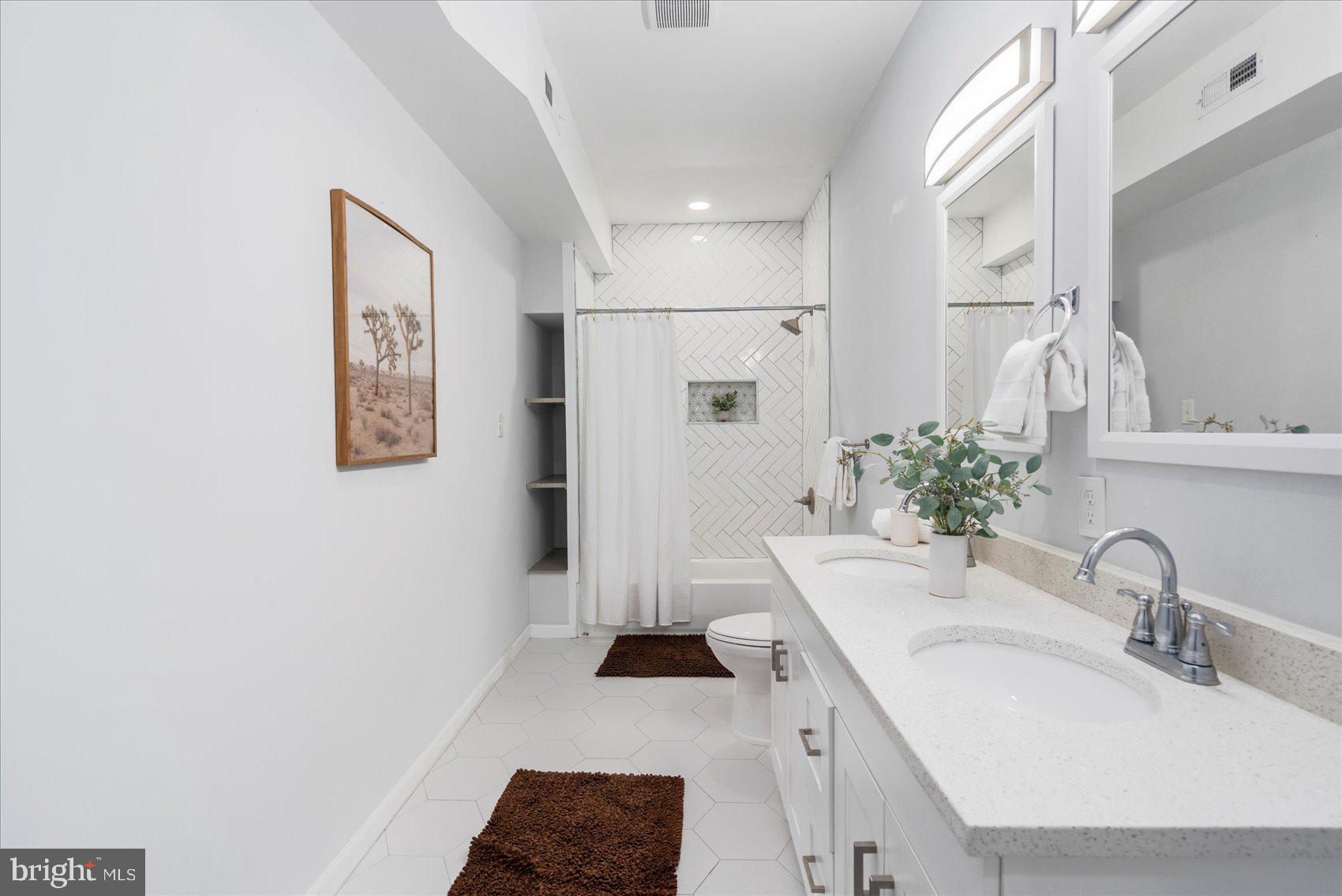 HIGHLANDTOWN - Residential