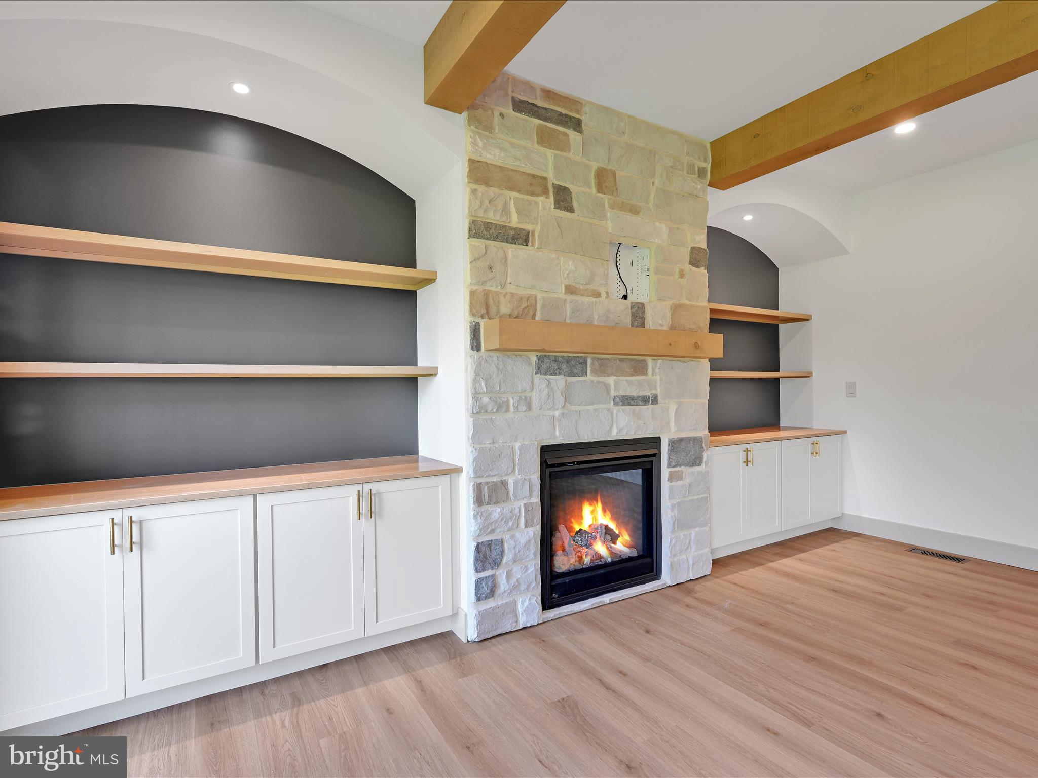 HAYDN MANOR - Residential