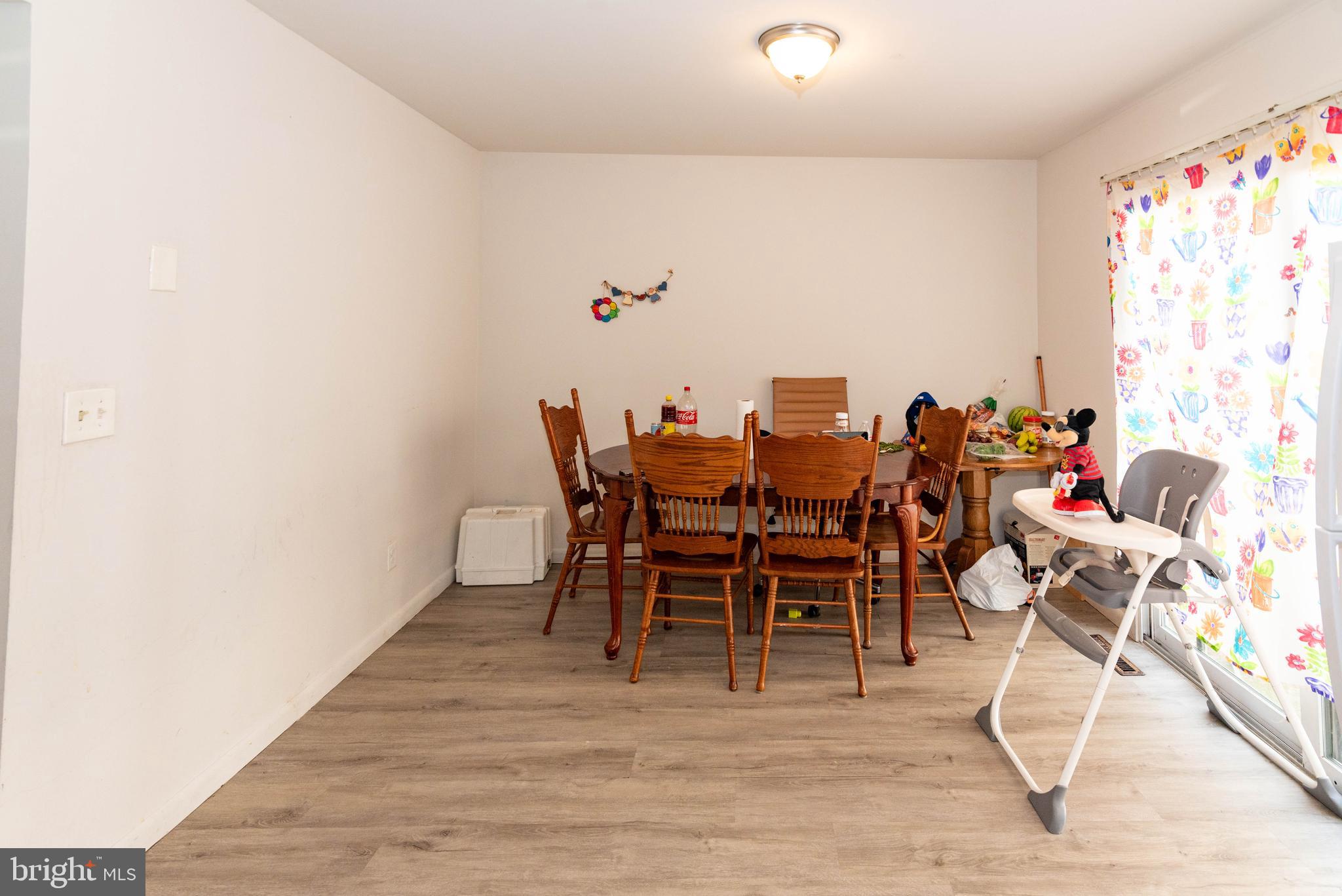 HARFORD SQUARE - Residential