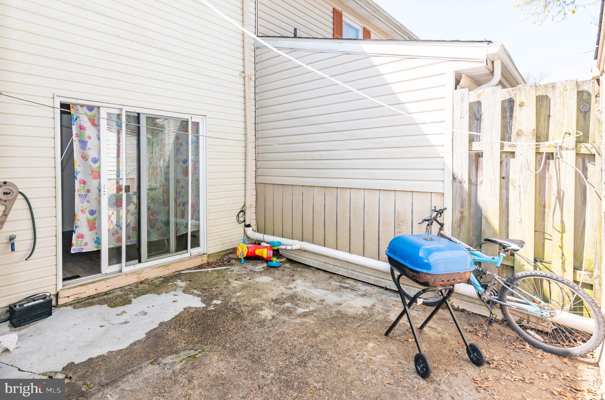 HARFORD SQUARE - Residential