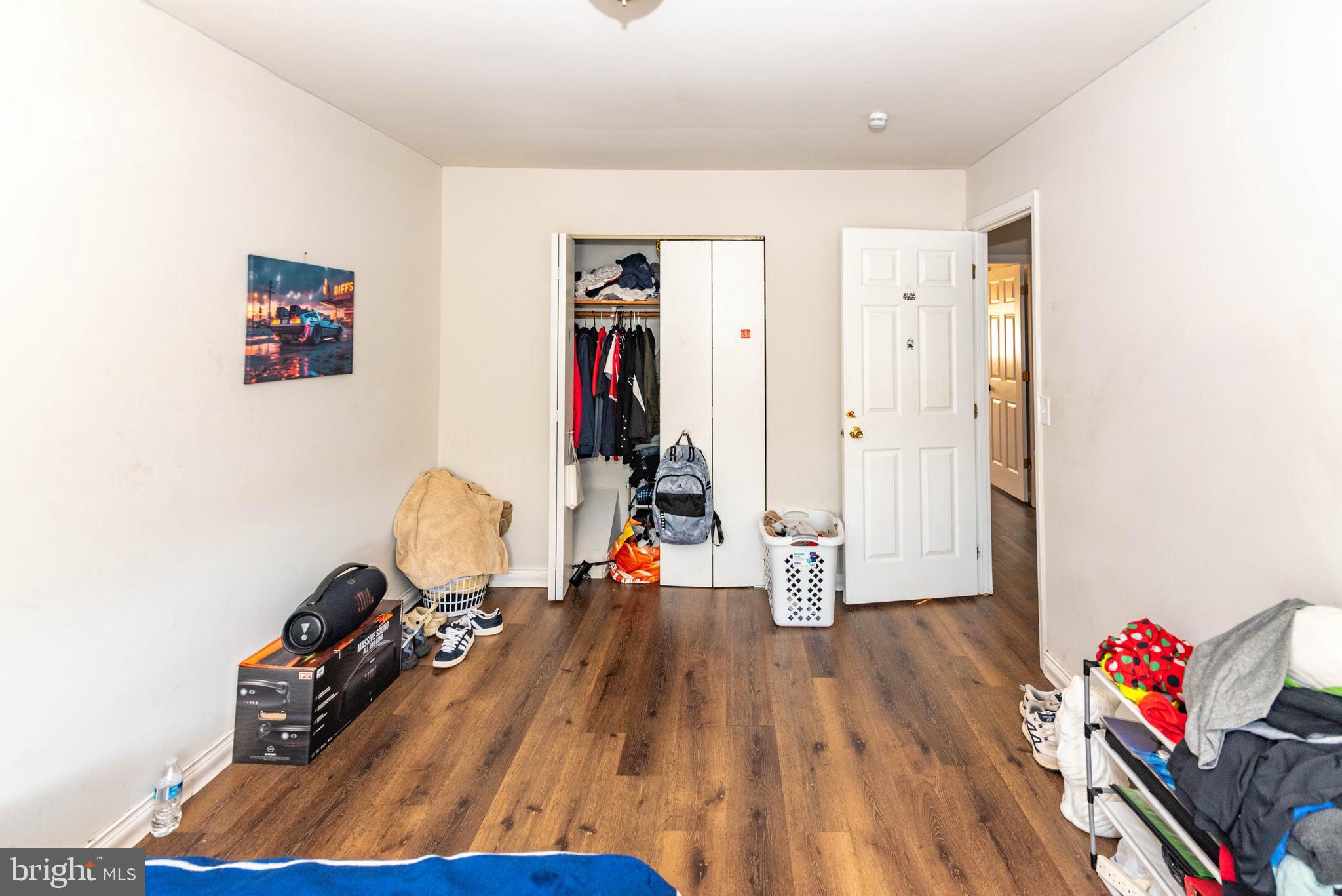 HARFORD SQUARE - Residential