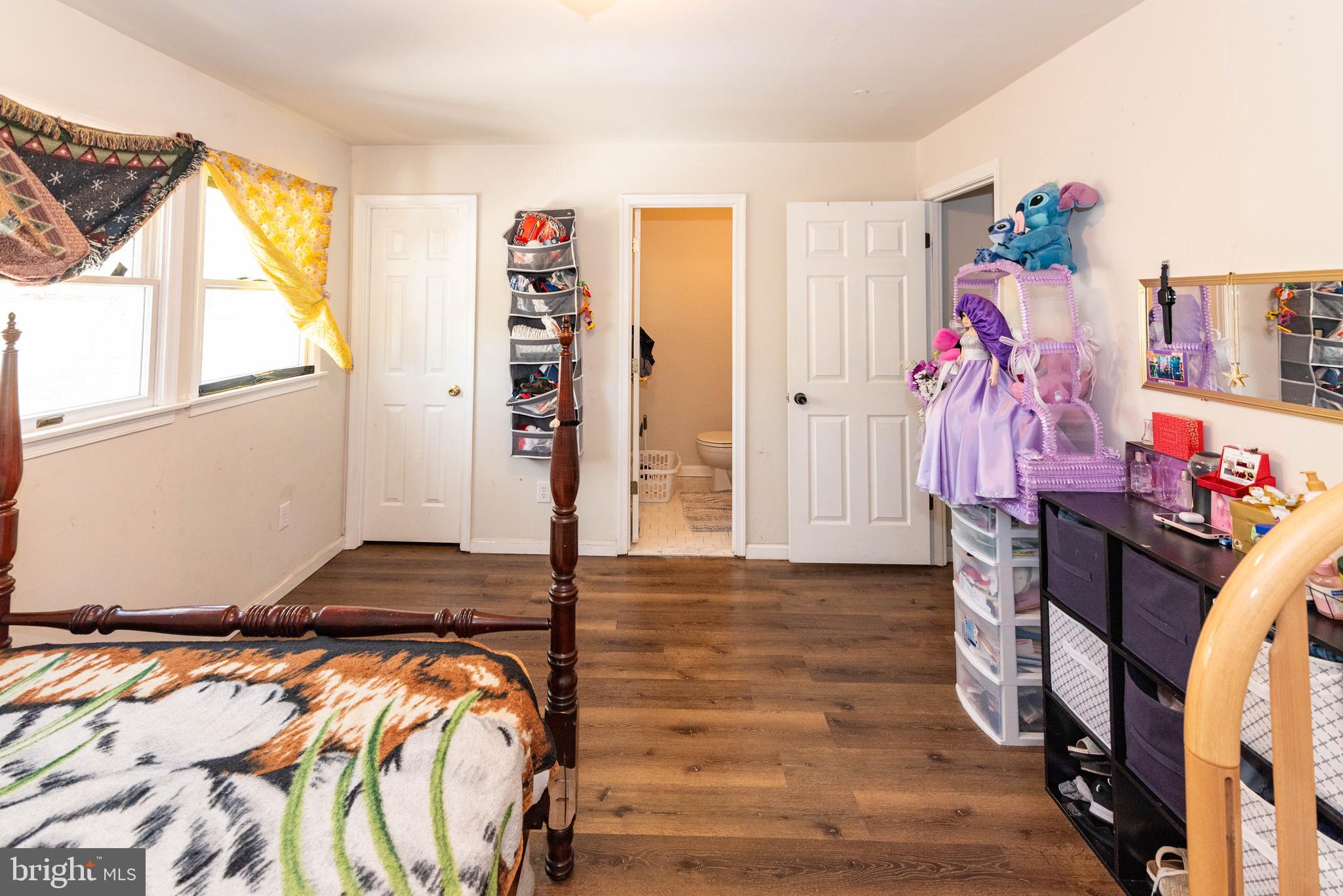 HARFORD SQUARE - Residential