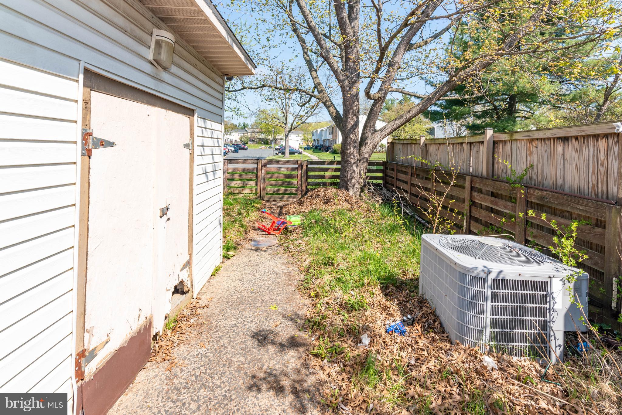 HARFORD SQUARE - Residential