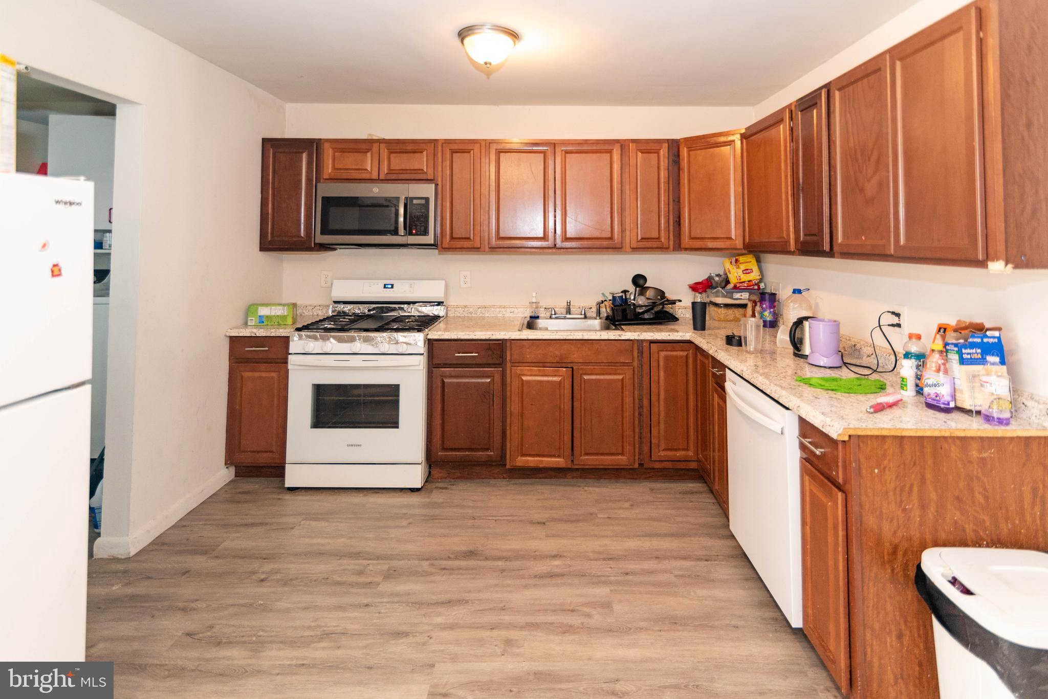 HARFORD SQUARE - Residential